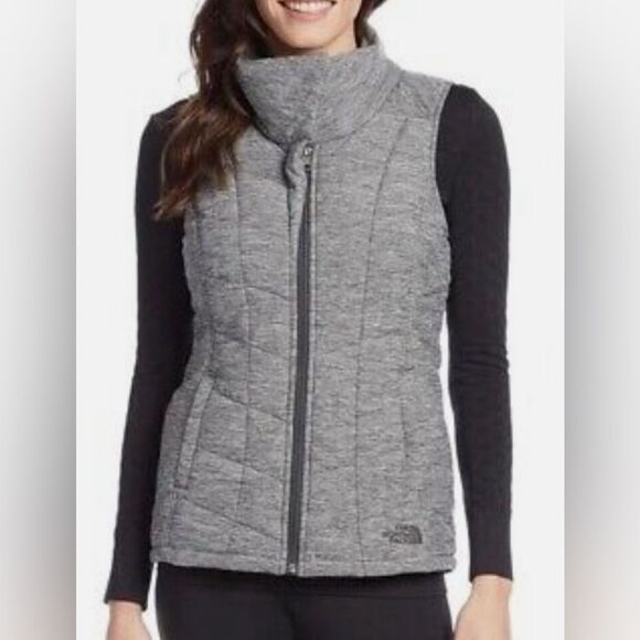 The North Face Pseudio Slim Fit Ultra Soft Quilted Vest Asphalt Grey Heather M - Picture 1 of 7